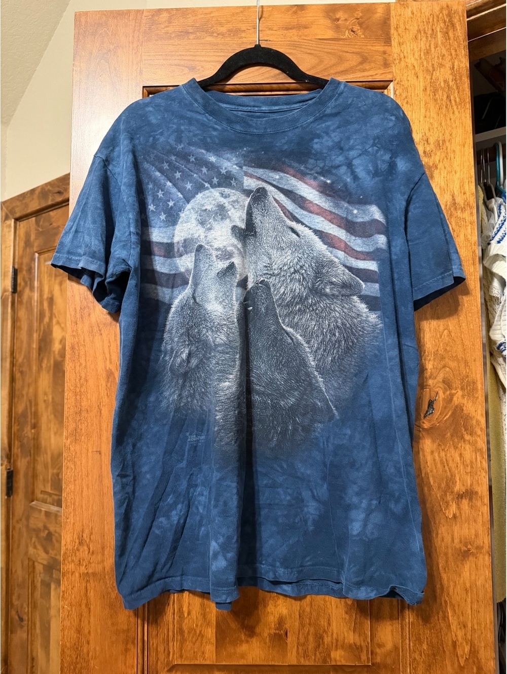The mountain men’s tee